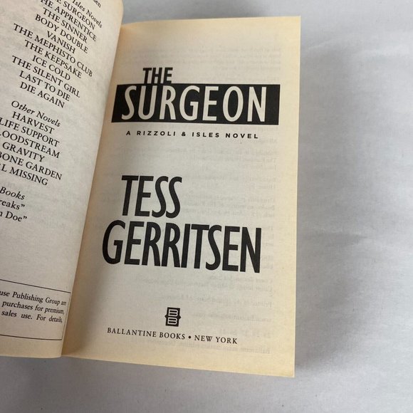 The Surgeon By Tess Gerritsen Mystery Crime Fiction Small Paperback Book - Picture 3 of 9